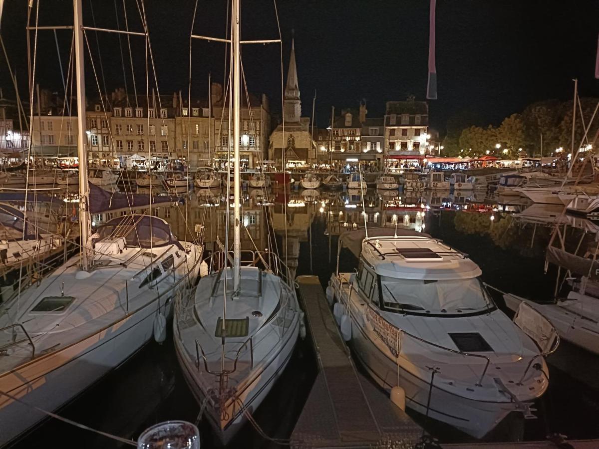 Apartamento Le Coeur Du Centre Historique Refait A Neuf Honfleur Exterior foto